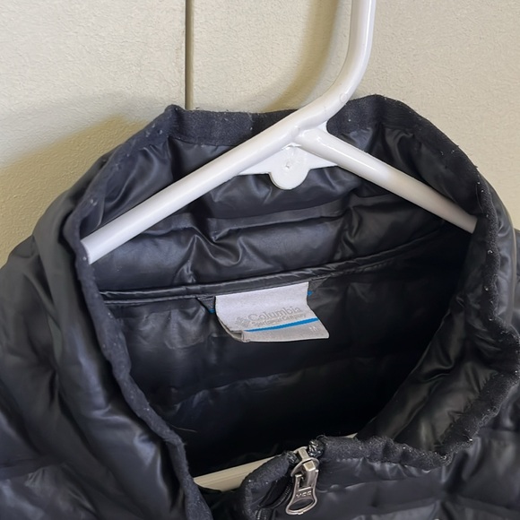 Men’s Columbia Puffer Jacket in Black, size Medium - Picture 3 of 4